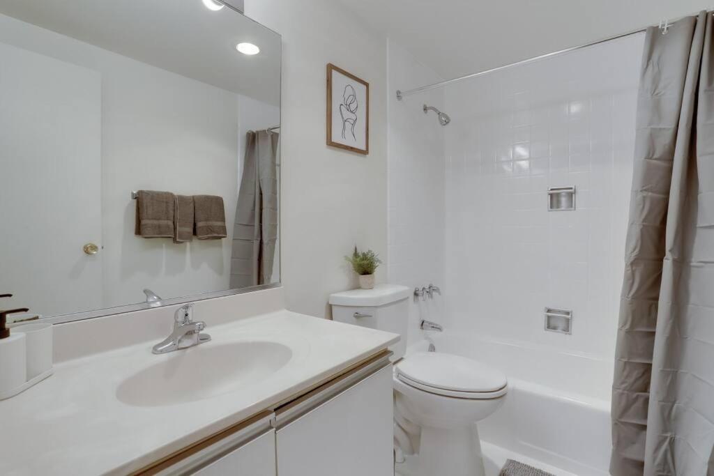 Elegant Apartment W Views At Crystal City Arlington Kültér fotó