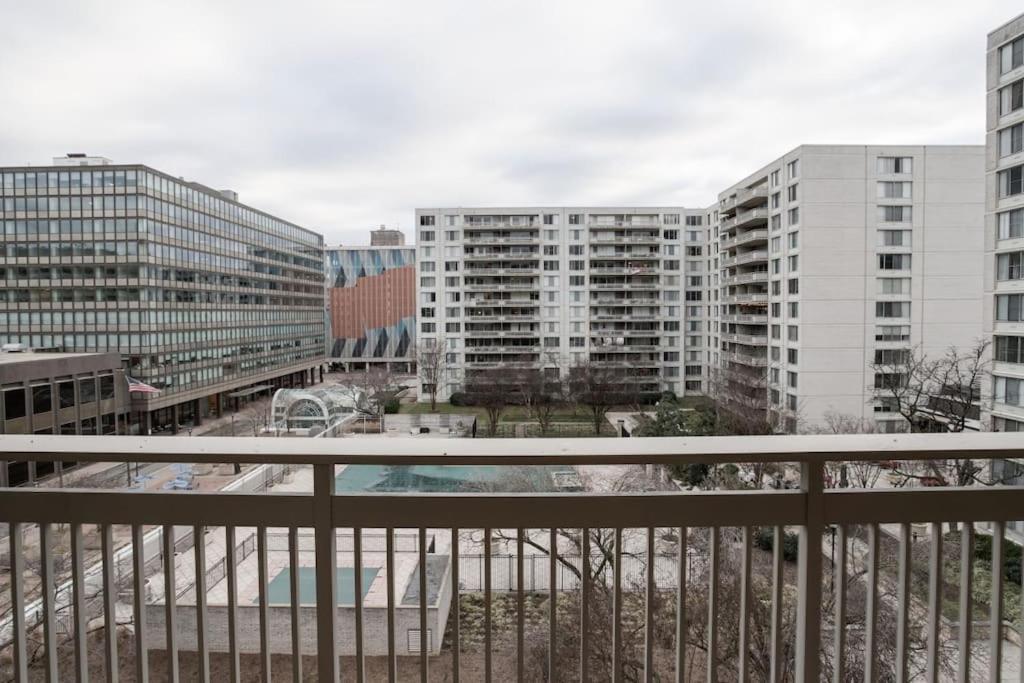 Elegant Apartment W Views At Crystal City Arlington Kültér fotó